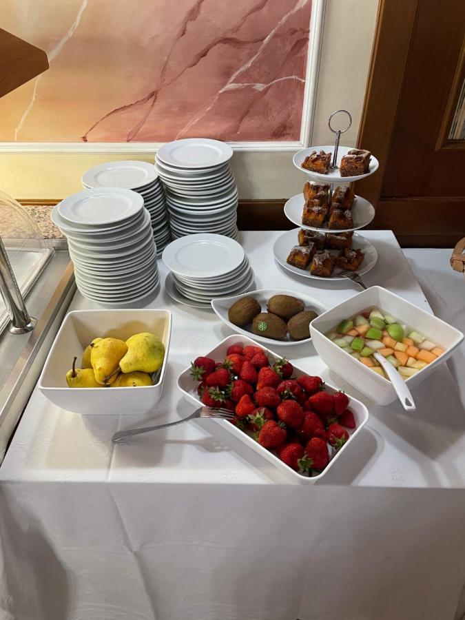 Hotel Restaurant Wallner I Contactless Check-In แซงต์วาเลนทิน ภายนอก รูปภาพ