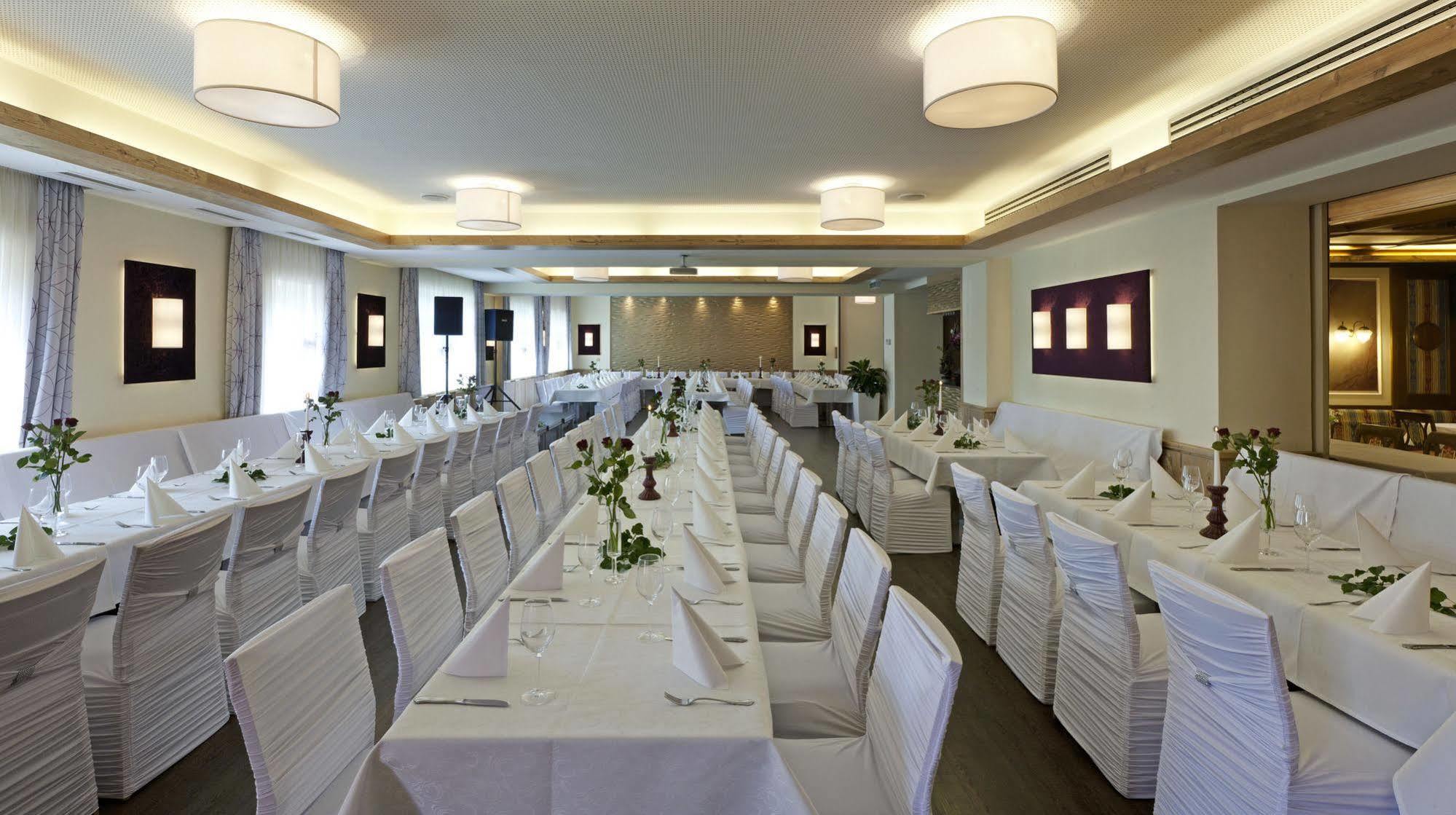 Hotel Restaurant Wallner I Contactless Check-In แซงต์วาเลนทิน ภายนอก รูปภาพ