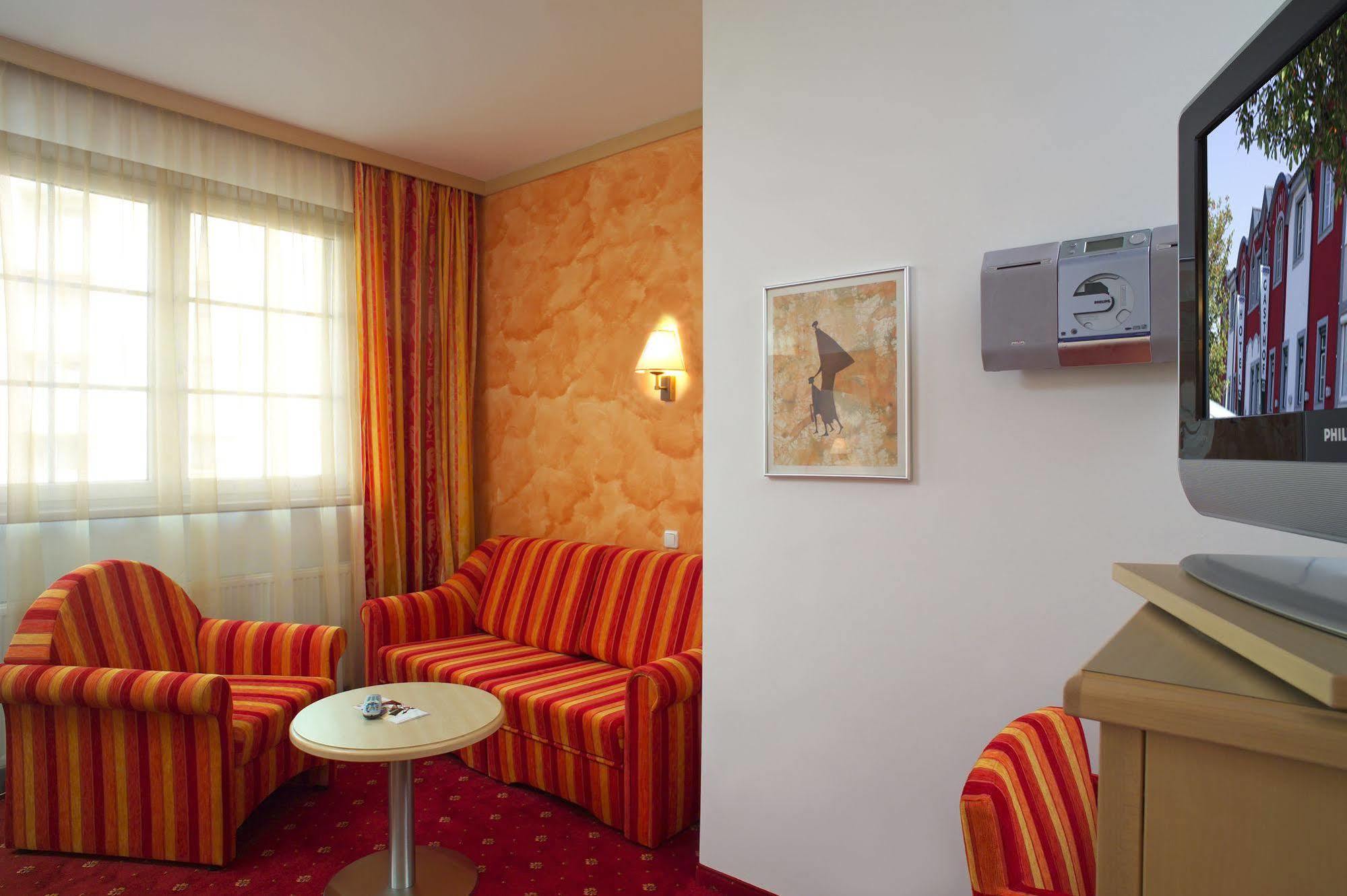 Hotel Restaurant Wallner I Contactless Check-In แซงต์วาเลนทิน ภายนอก รูปภาพ