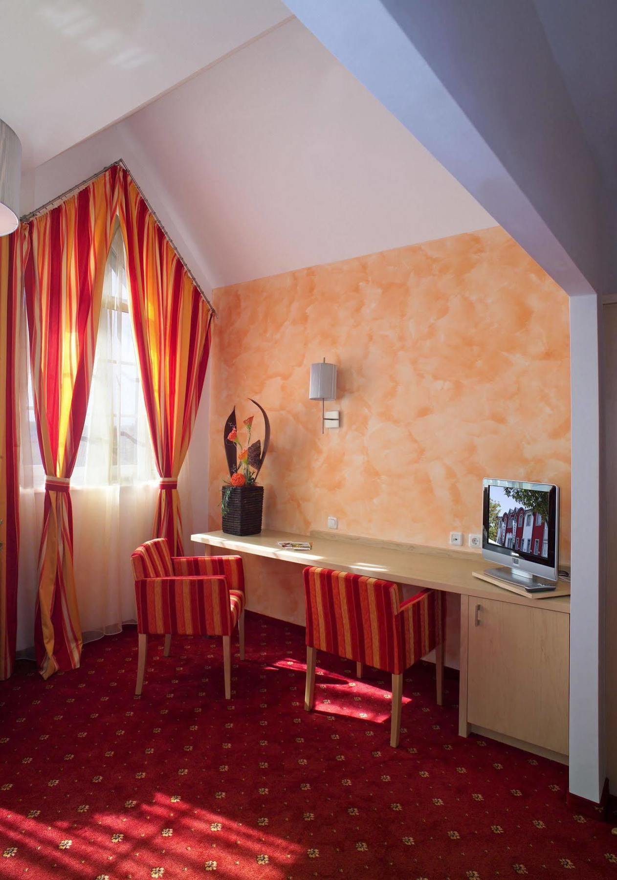 Hotel Restaurant Wallner I Contactless Check-In แซงต์วาเลนทิน ภายนอก รูปภาพ