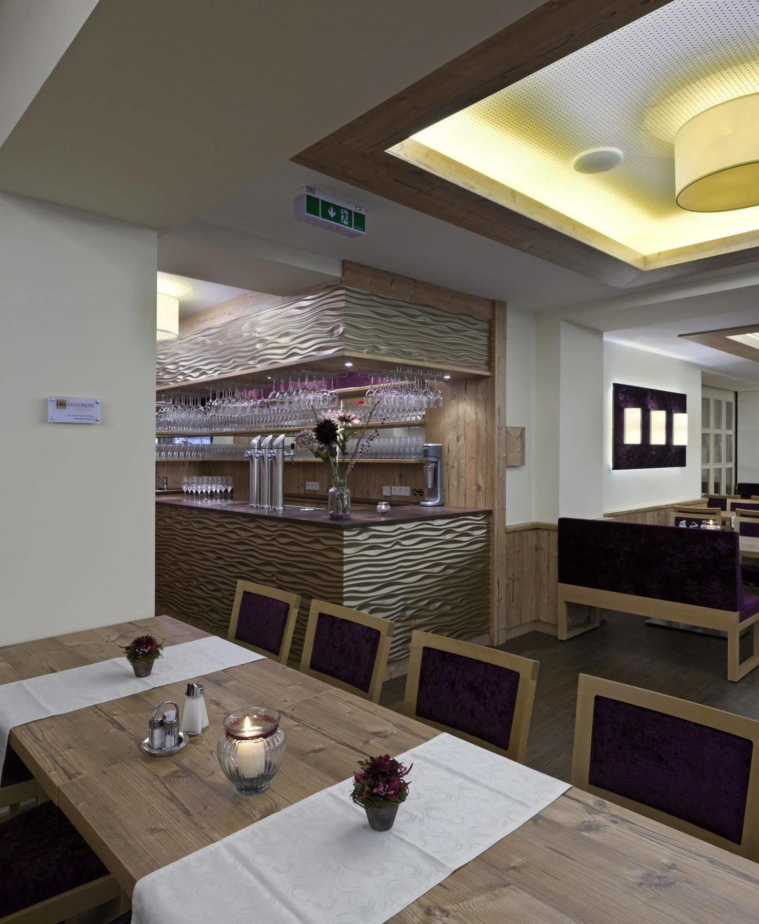 Hotel Restaurant Wallner I Contactless Check-In แซงต์วาเลนทิน ภายนอก รูปภาพ